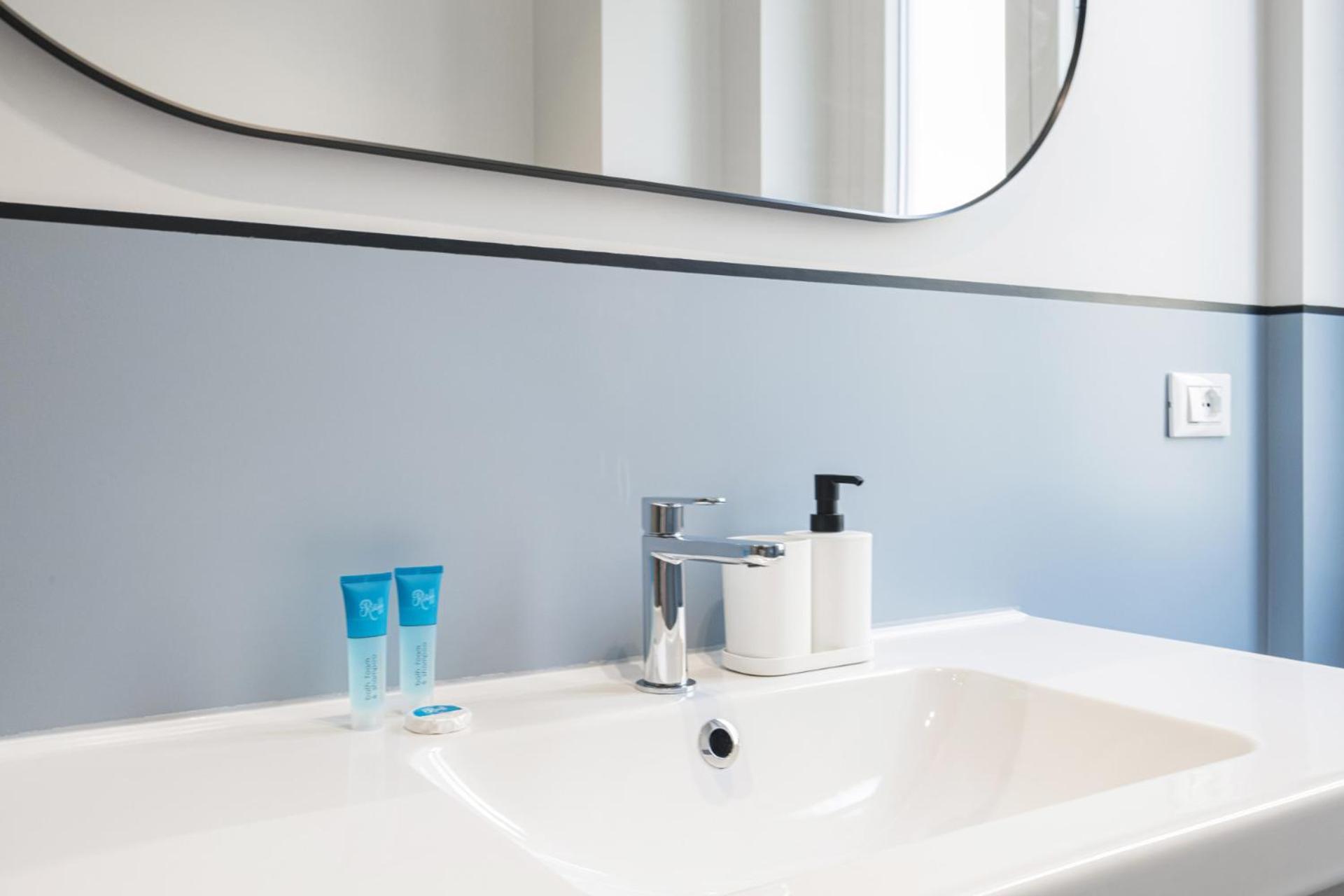 Easylife - Luminosa Dimora In Sant'Ambrogio Apartment Milan Bagian luar foto